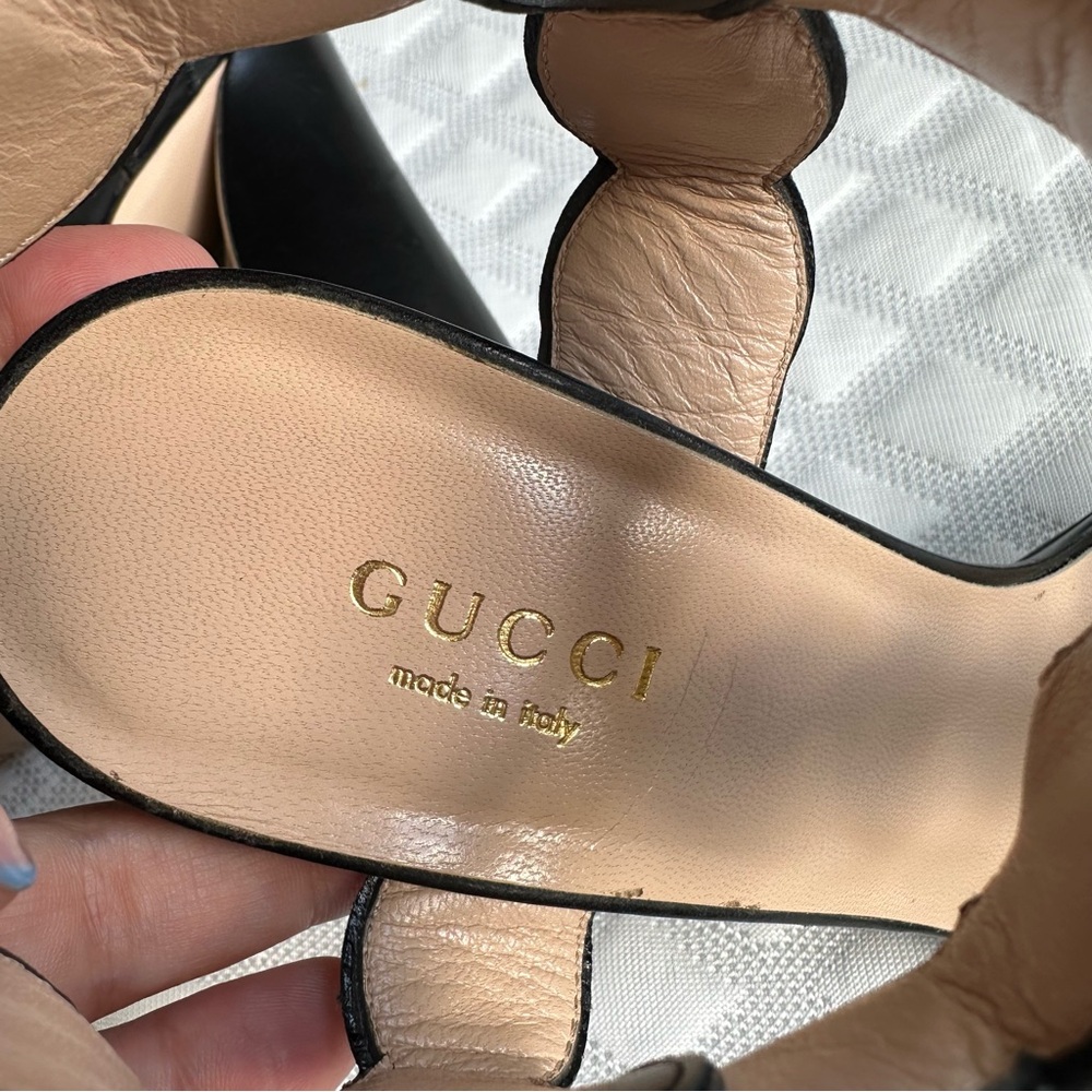 GUCCI women’s Nappa Willow Pearl T-Strap Sandals 37 Black - Picture 8 of 11